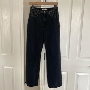 Abercrombie The 90’s Relaxed Jean High Rise mixed faux leather